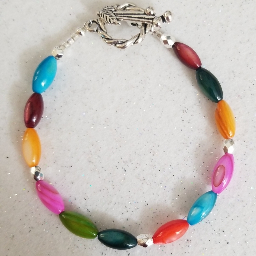 New! Multi colored glass beaded bracelet